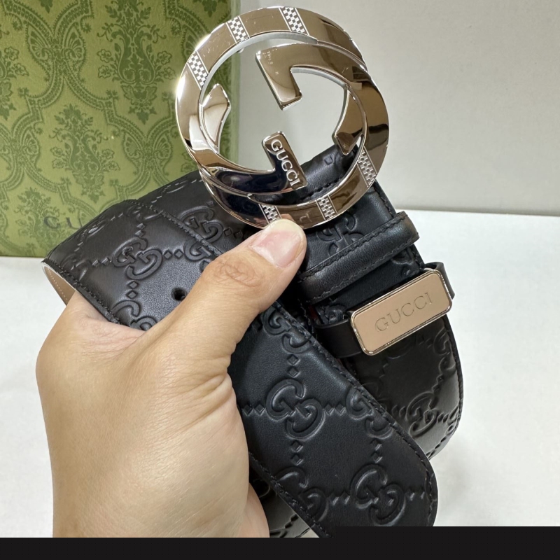 G*u*i belts